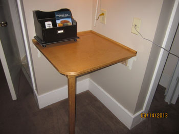 corner table