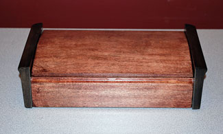 Round Top Box by John Arnold --- Maple box